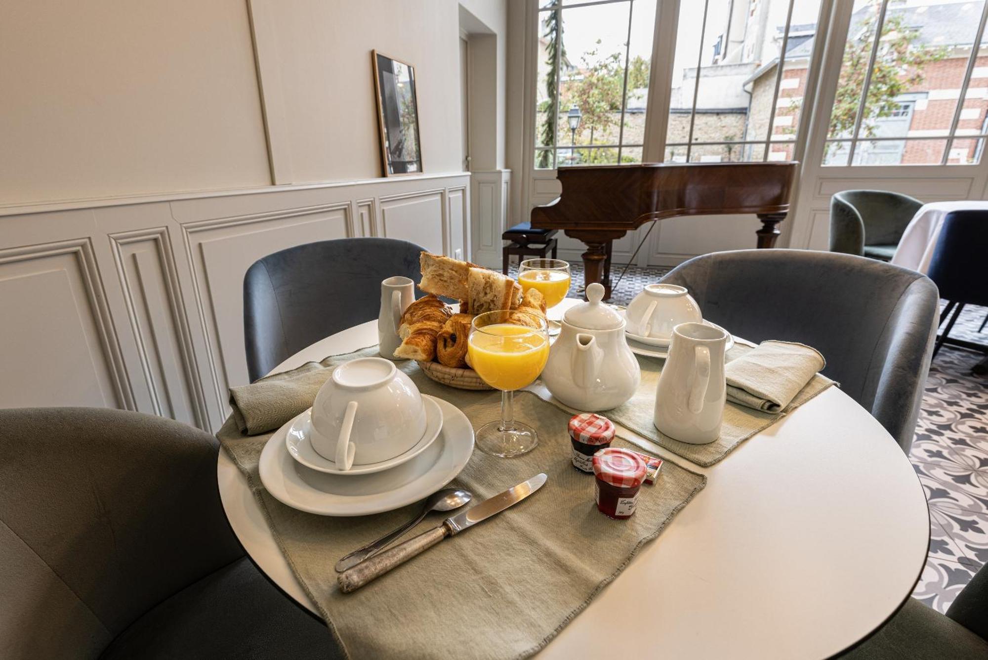 La Maison Blanche - Apparthotels De Charme Chic & Cosy A 350M Du Coeur De Ville De Limoges - Acces Autonome المظهر الخارجي الصورة