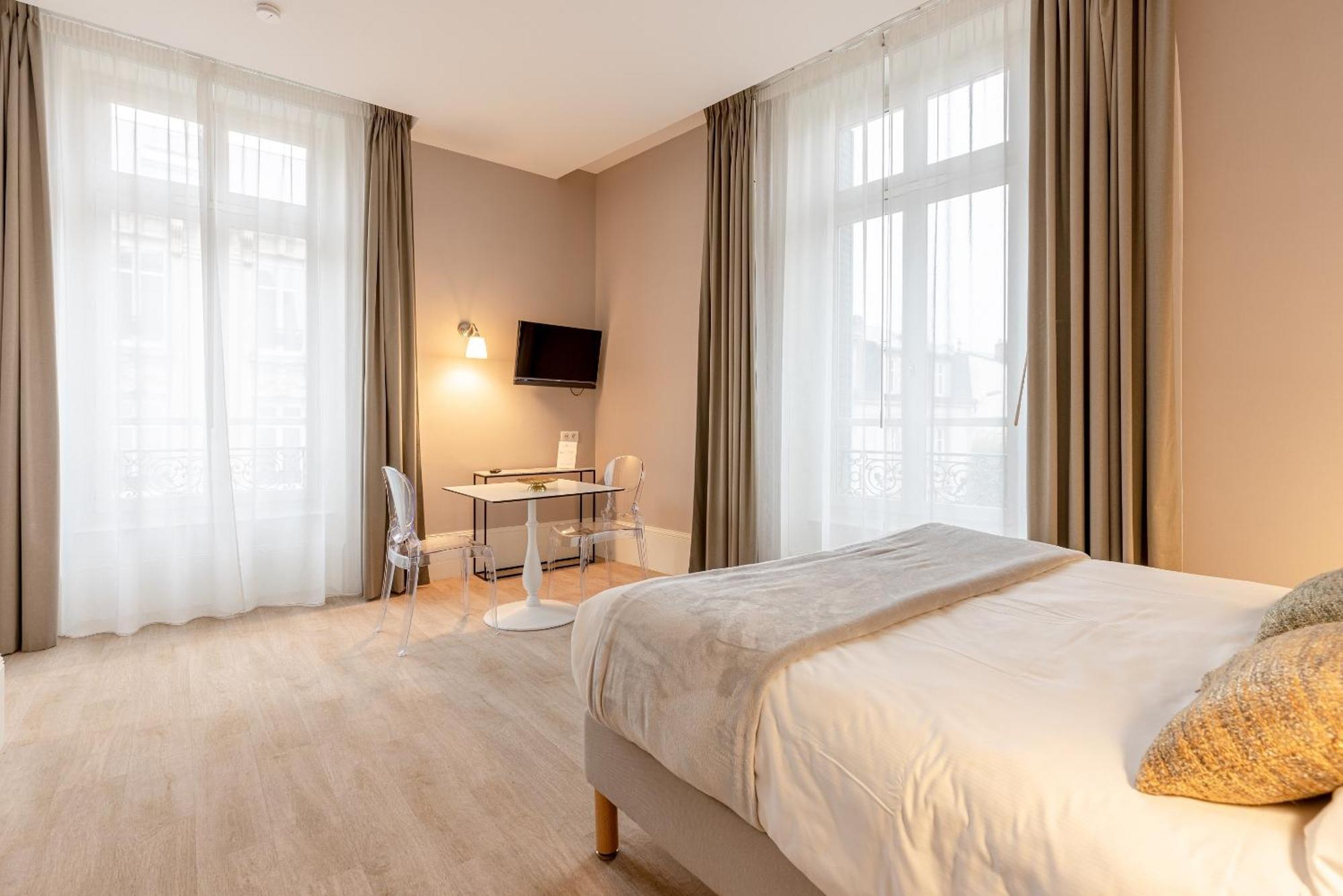 La Maison Blanche - Apparthotels De Charme Chic & Cosy A 350M Du Coeur De Ville De Limoges - Acces Autonome الغرفة الصورة