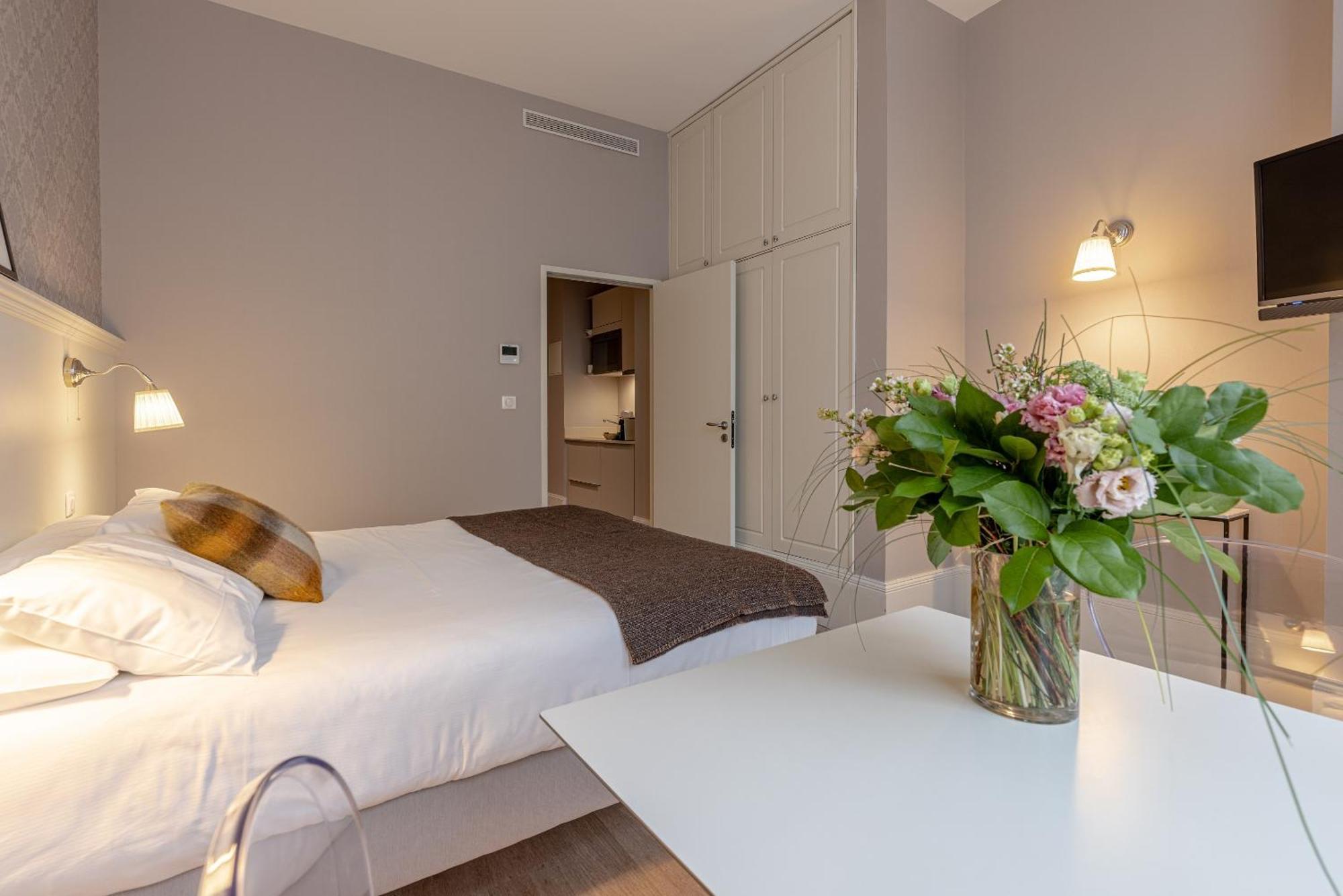 La Maison Blanche - Apparthotels De Charme Chic & Cosy A 350M Du Coeur De Ville De Limoges - Acces Autonome الغرفة الصورة