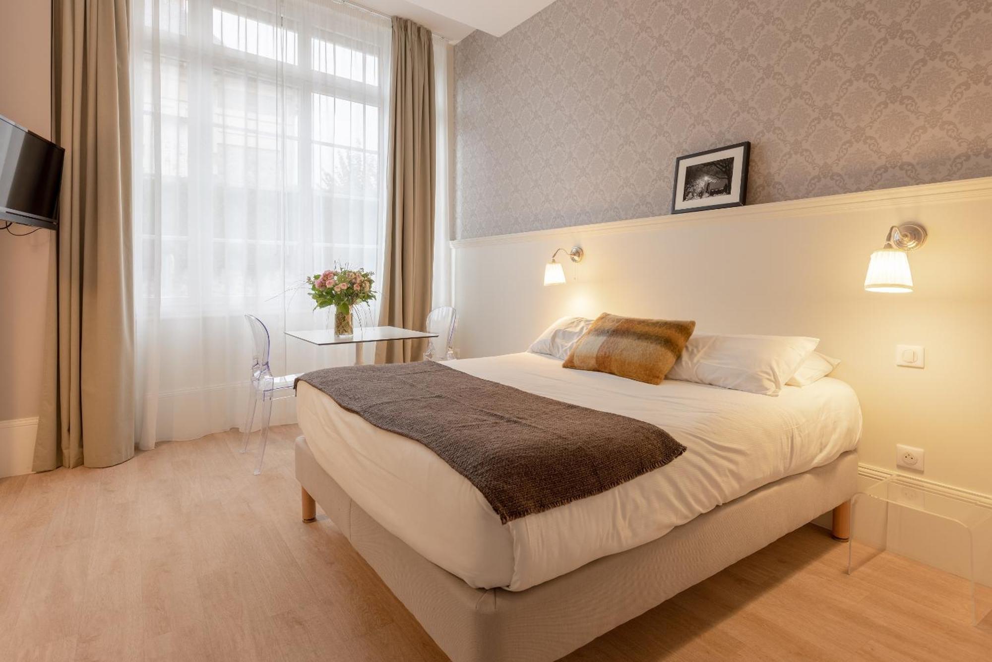 La Maison Blanche - Apparthotels De Charme Chic & Cosy A 350M Du Coeur De Ville De Limoges - Acces Autonome الغرفة الصورة